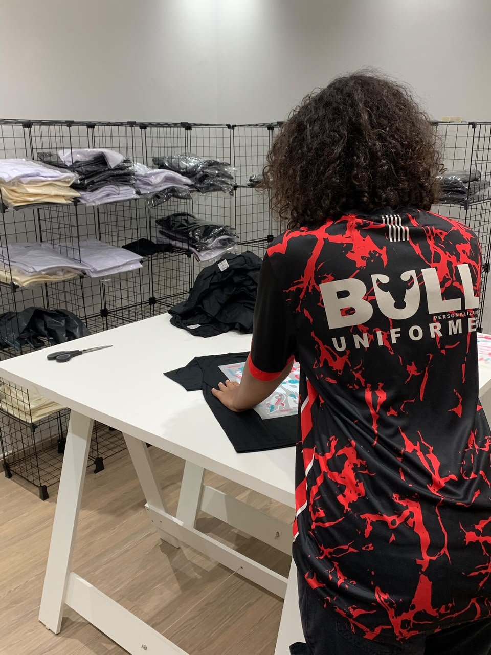 Bancada de Confecção Bull Uniformes